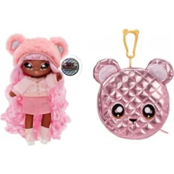 MGA Na! Na! Na! Surprise 2-in-1 Pom Doll Metallic Series 1 Asst In PDQ -Spielzeug Geschäft na na na surprise 2 in 1 pom doll metallic series 1 asst in pdq mga entertainme 0035051117773 5